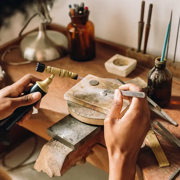 Luxury art, fragrance and craft workshop in France