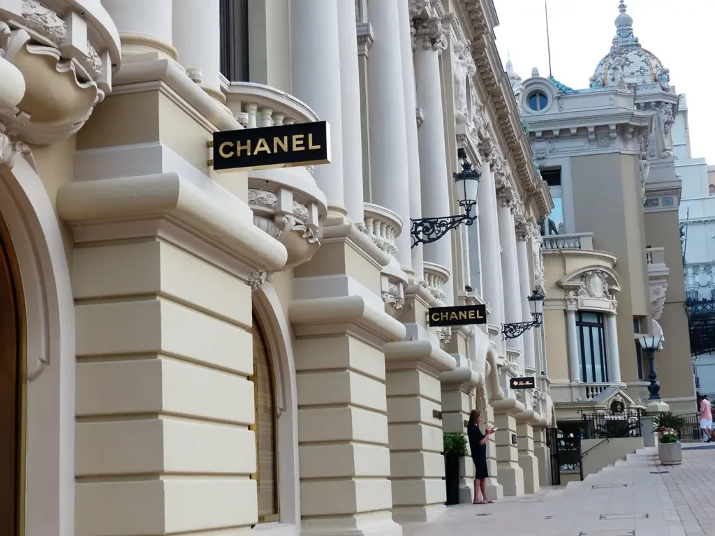 Exclusive boutiques in the Carré d’Or shopping district, Monaco