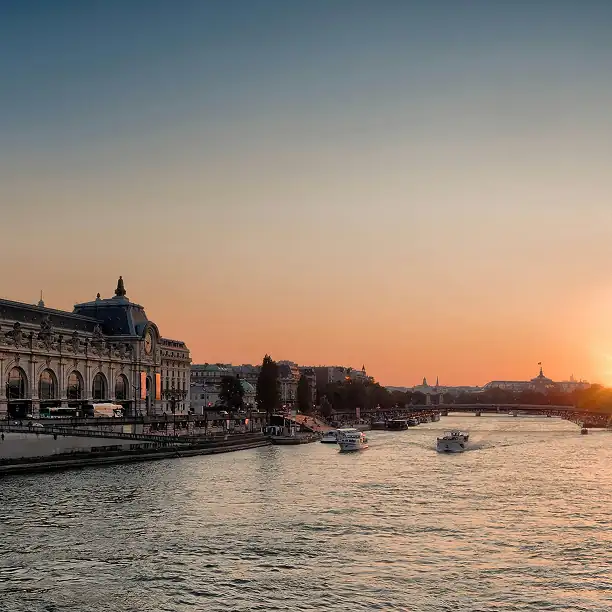 Private wine cruise at sunset on the Seine in Paris