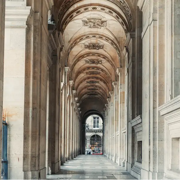 Private after-hours museum and château tour in France